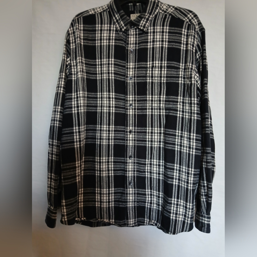 L.L. Bean Men's Black and White Plaid Flannel Shirt Traditional Fit.